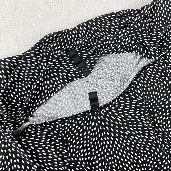 Goldbug | 4 in 1 Infinity Nursing Scarf Car Seat Shopping Cart Cover - Picture 8 of 8